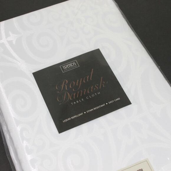 Trends Collection Royal Damask Tablecloth Oblong White Shimmer 60 in X 84 in - Picture 3 of 11
